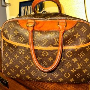 Louis Vuitton Douville